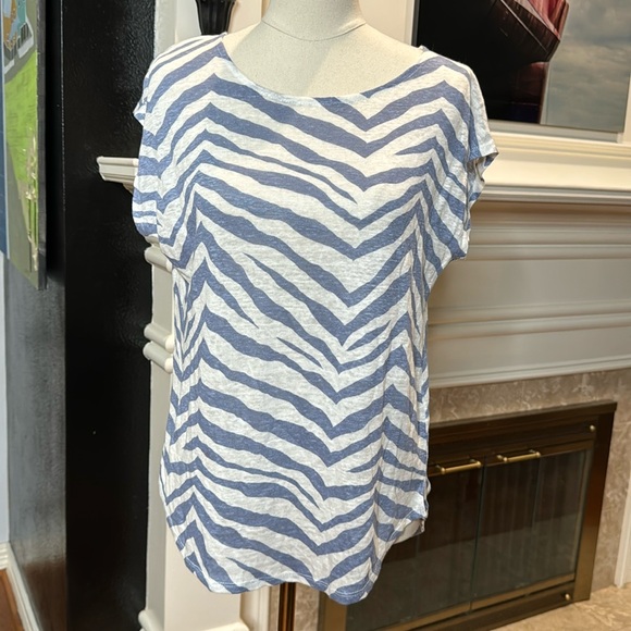 Tahari Tops - Tahari Blue and White Zebra Print Short Sleeve Top